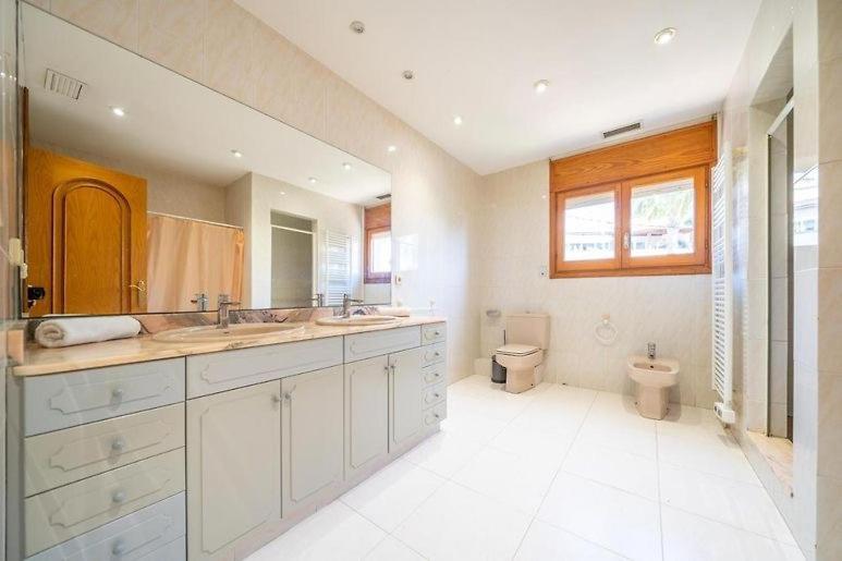 Preciosa Casa 2000 M2 Piscina Mar Barbacoa Felicidad Villa Santa Susanna Ngoại thất bức ảnh